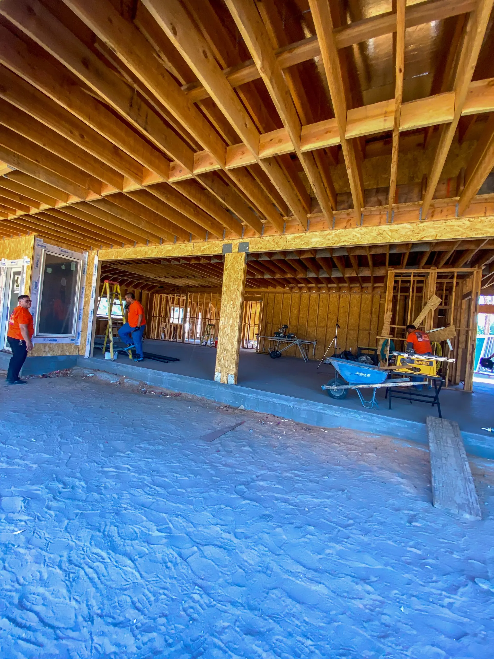 Cover image for How to Choose a Contractor in Desert Hot Springs